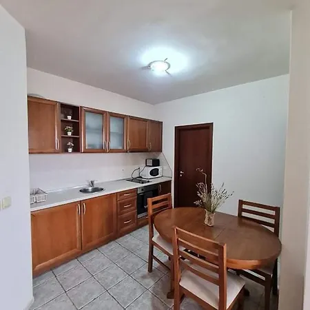 Edelweiss Aparthotel, 32 Bansko