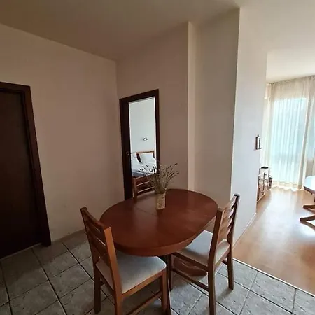 Edelweiss Aparthotel, 32 *
