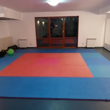 Edelweiss Aparthotel, 32 Aparthotel